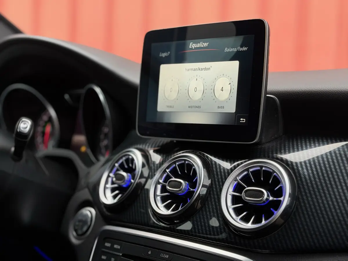 200 Pano H/K Carplay