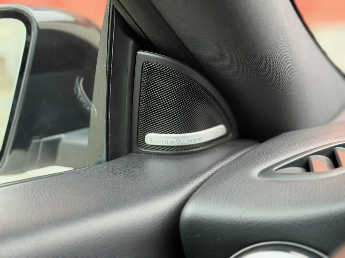 200 Pano H/K Carplay