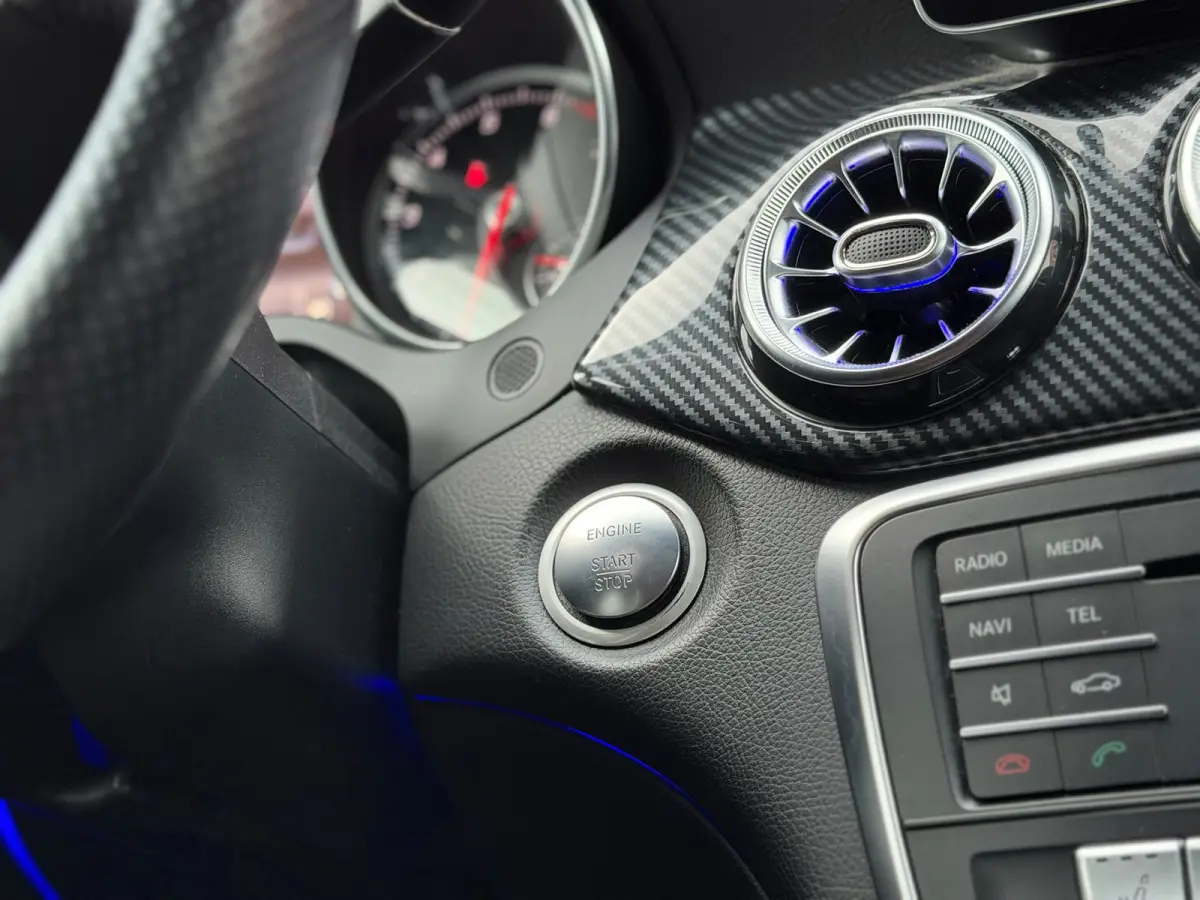 200 Pano H/K Carplay
