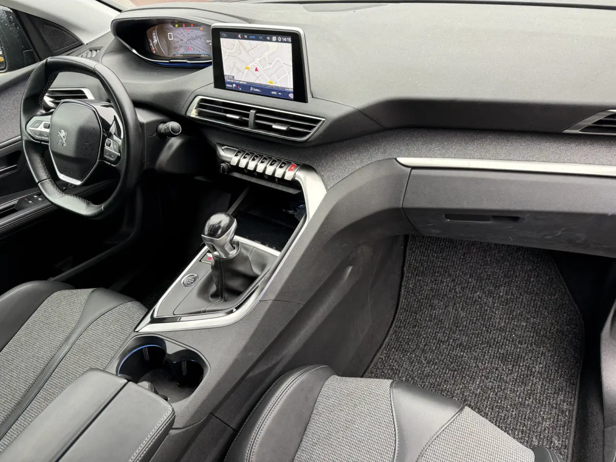 130pk PT Premium 7p., Camera | 19inch GT-line | Navi & CarPlay