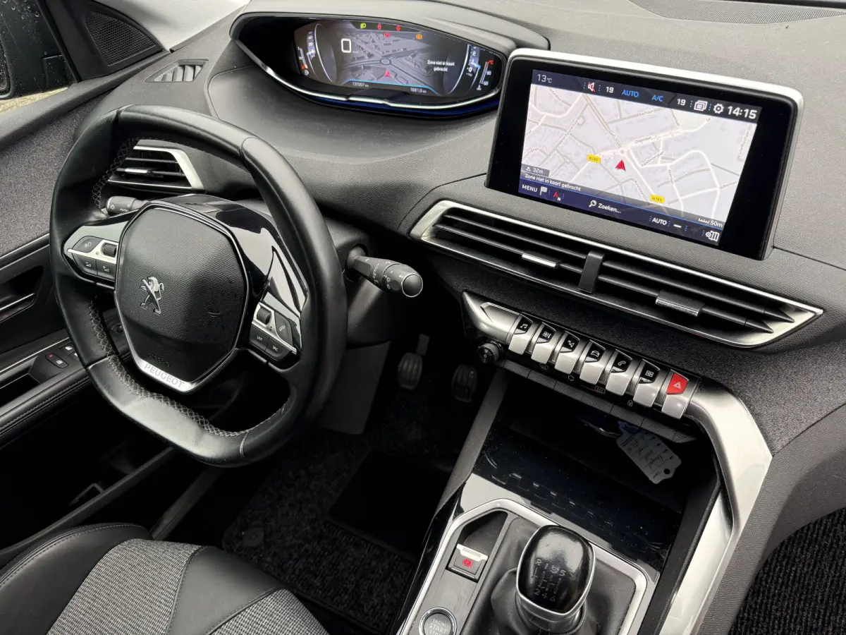 130pk PT Premium 7p., Camera | 19inch GT-line | Navi & CarPlay