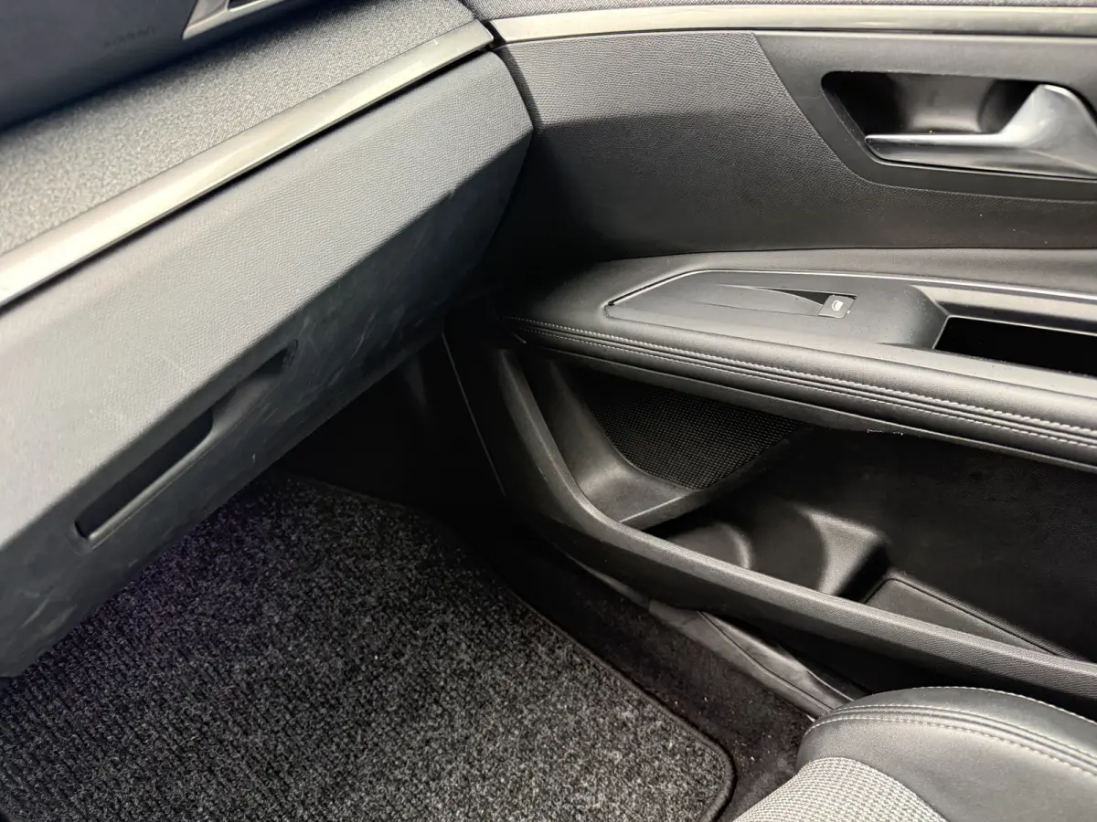 130pk PT Premium 7p., Camera | 19inch GT-line | Navi & CarPlay