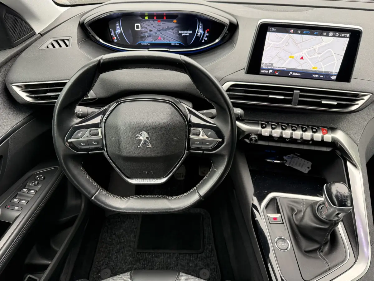 130pk PT Premium 7p., Camera | 19inch GT-line | Navi & CarPlay