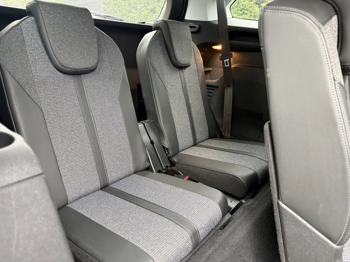 130pk PT Premium 7p., Camera | 19inch GT-line | Navi & CarPlay