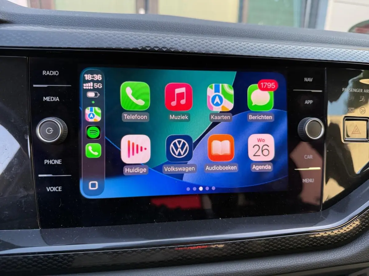 1.0 TSI R-Line ACC*Carplay*95 PK*Stoelvw*2024*Lane*Creme kleur