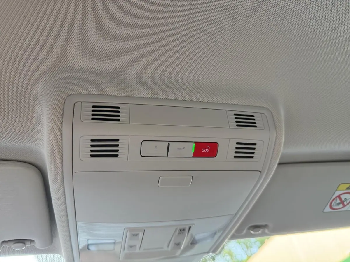 1.0 TSI R-Line ACC*Carplay*95 PK*Stoelvw*2024*Lane*Creme kleur
