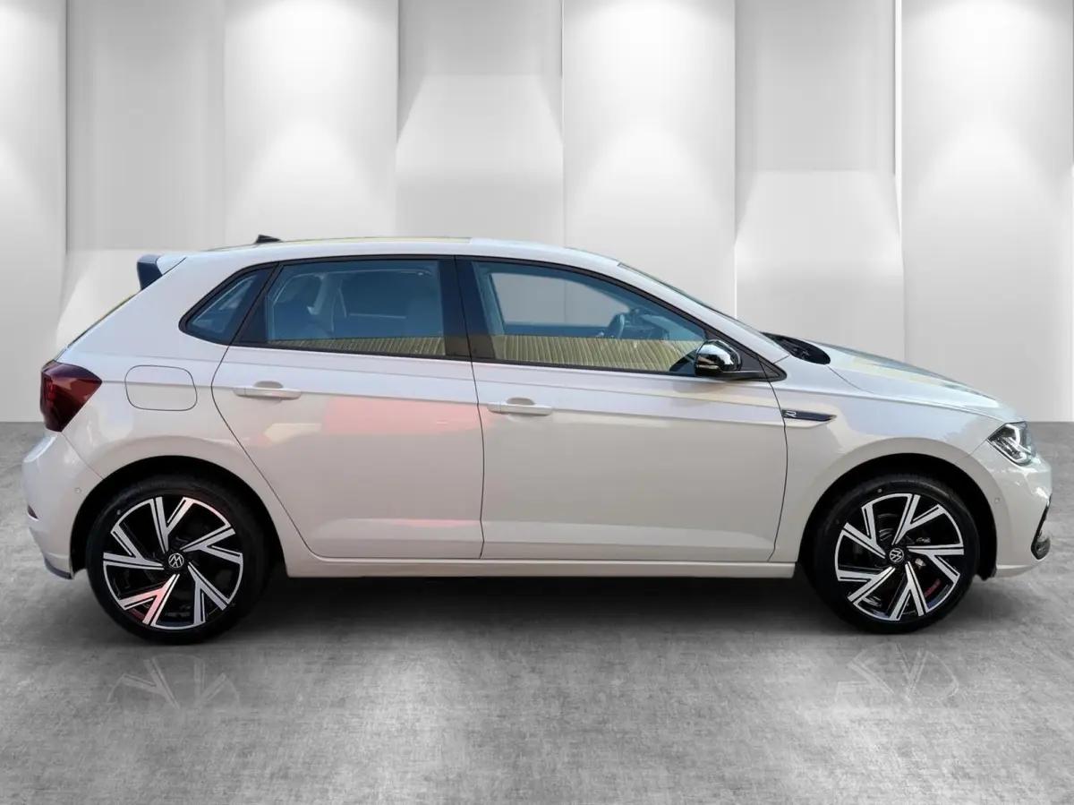 1.0 TSI R-Line ACC*Carplay*95 PK*Stoelvw*2024*Lane*Creme kleur