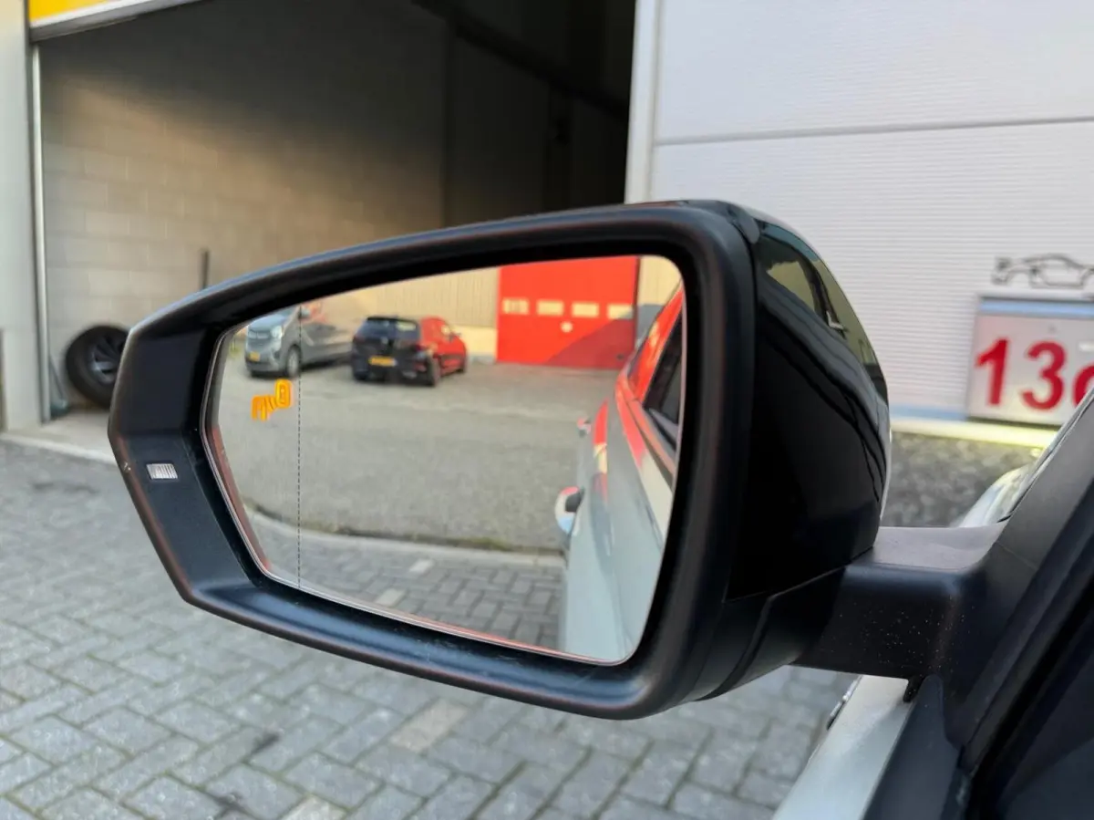 1.0 TSI R-Line ACC*Carplay*95 PK*Stoelvw*2024*Lane*Creme kleur