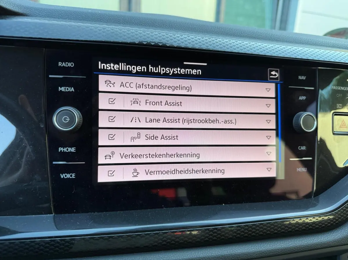 1.0 TSI R-Line ACC*Carplay*95 PK*Stoelvw*2024*Lane*Creme kleur