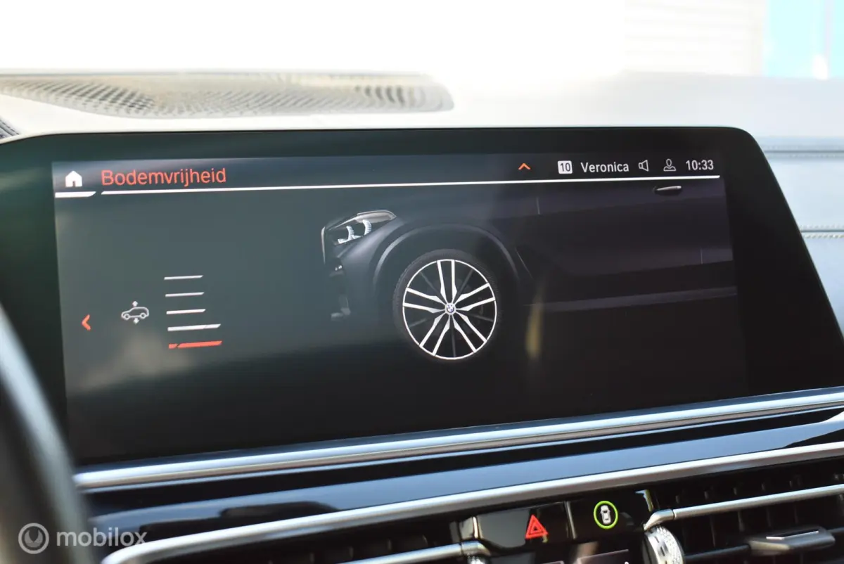 xDrive40i M-Sport Carbonschwarz Skylounge 4WS Luchtvering