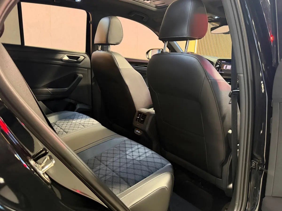 1.5 TSI R-Line Pano|Sfeer|Led|IQ|Carplay