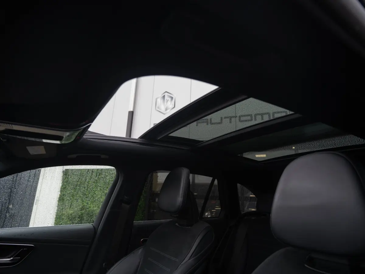 313PK 4MATIC AMG Line | Premium Plus | Pano | Memory | Trekhaak