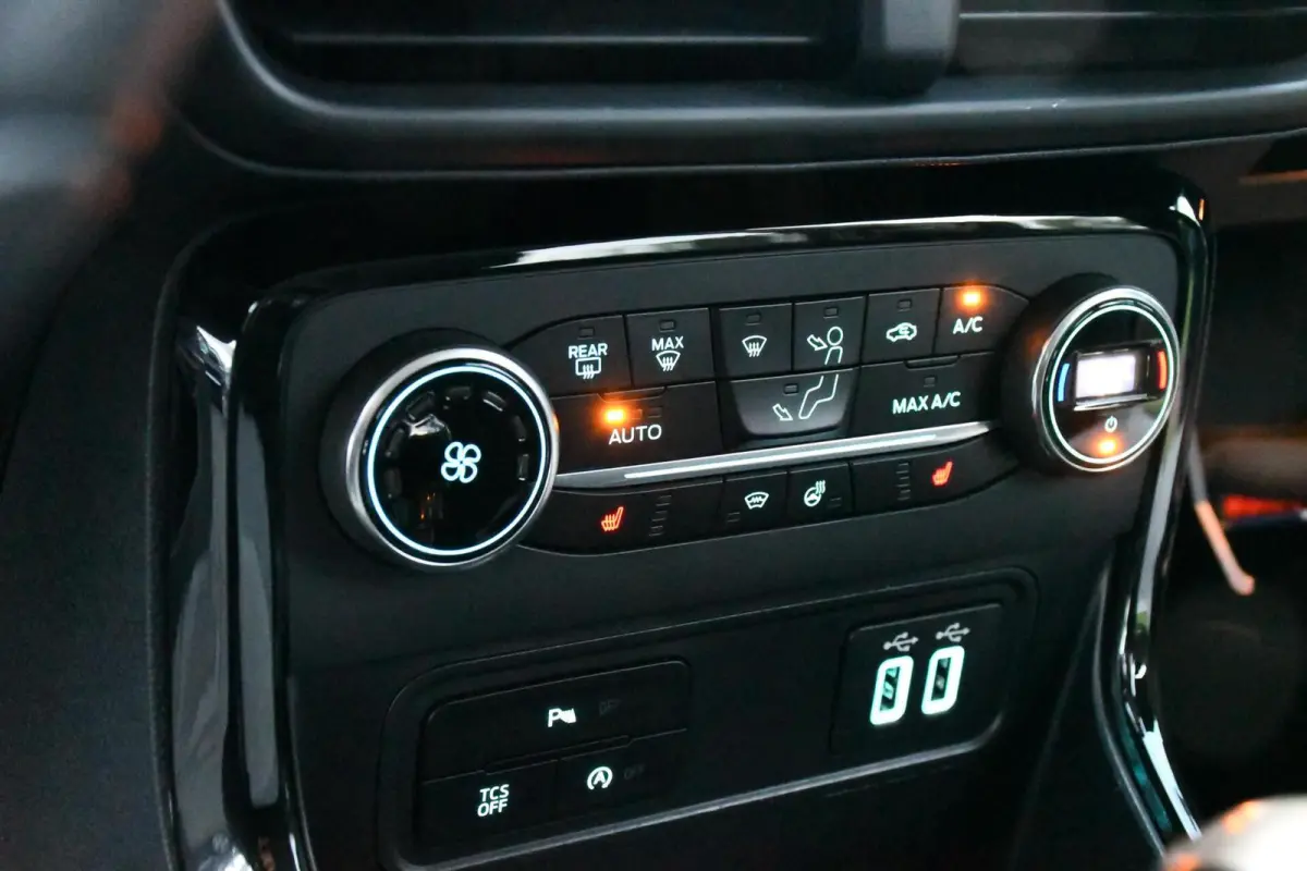 1.0 EcoBoost Titanium Stoelverwarming ST-line