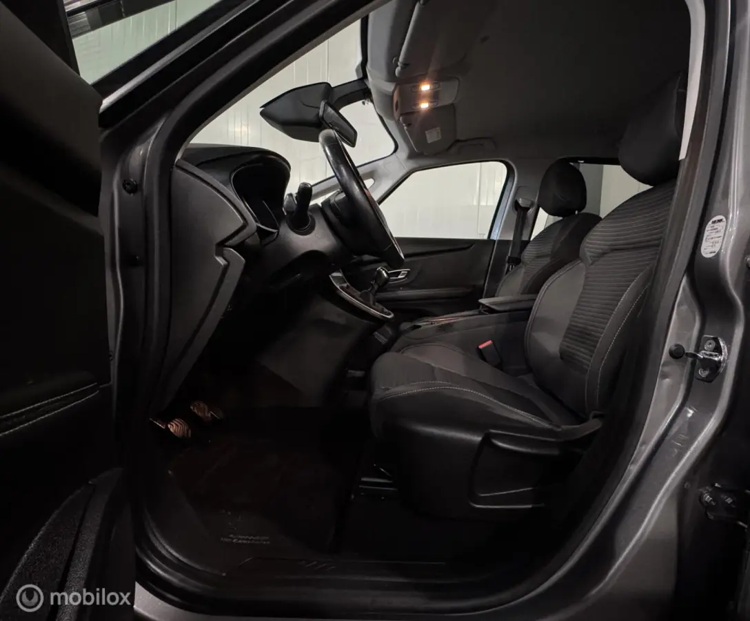 1.5 dCi Intens [ historie trekhaak LED ]