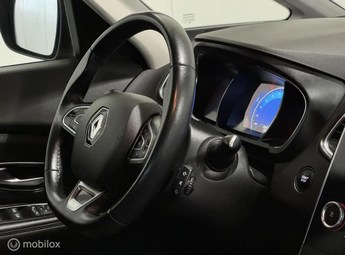 1.5 dCi Intens [ historie trekhaak LED ]