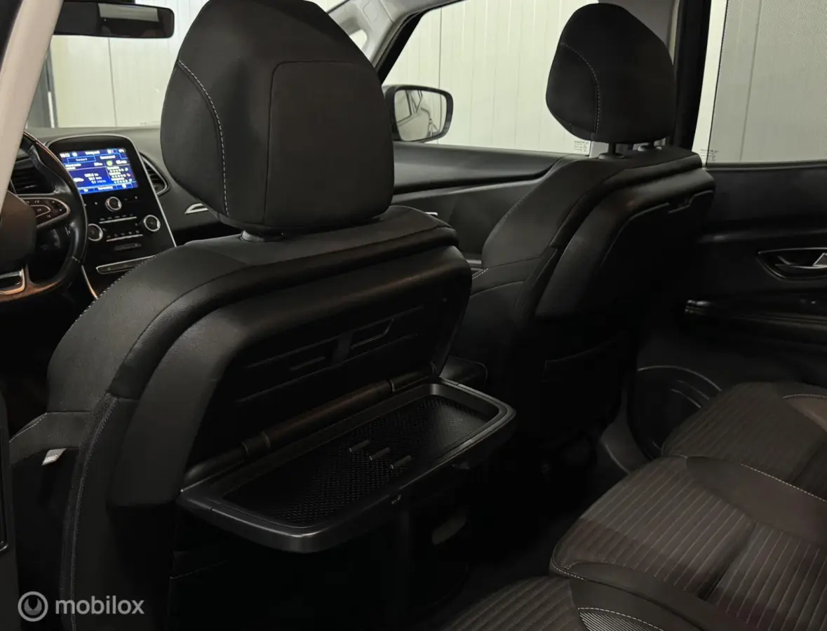 1.5 dCi Intens [ historie trekhaak LED ]
