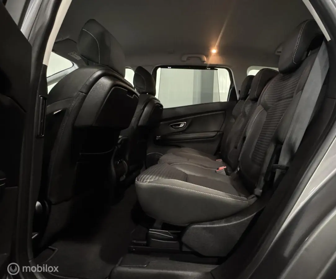 1.5 dCi Intens [ historie trekhaak LED ]