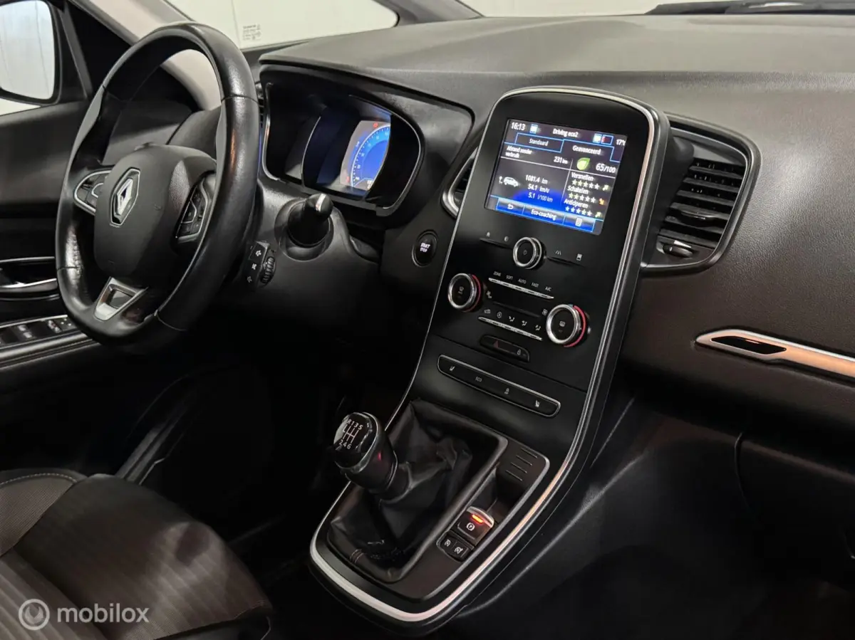 1.5 dCi Intens [ historie trekhaak LED ]