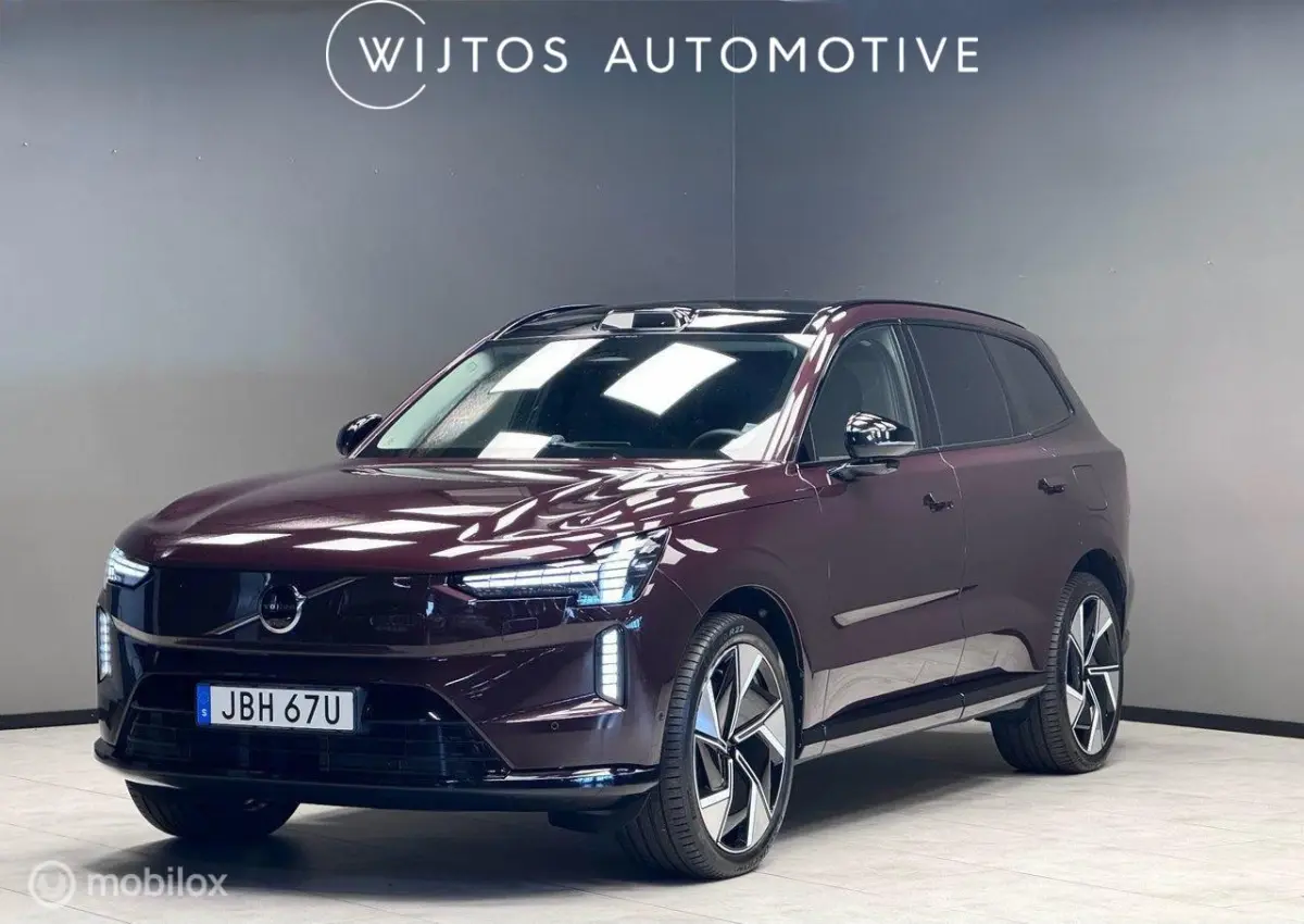 Twin Motor Performance Ultra 6p. 111 kWh, B&W