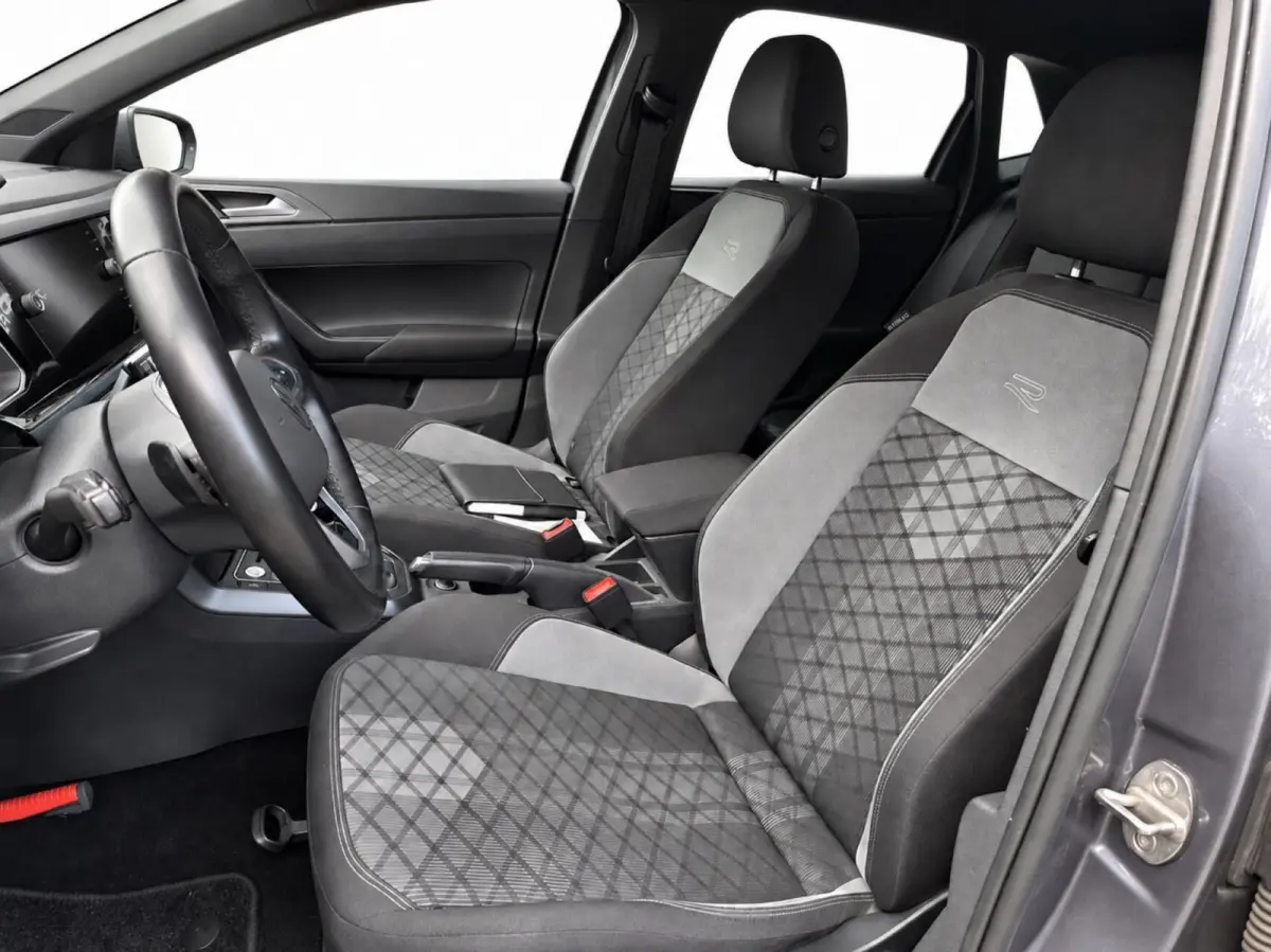 1.0 TSI 95pk DSG R-Line | Carplay | Virtual cockpit | Camera | Stoelverwarming