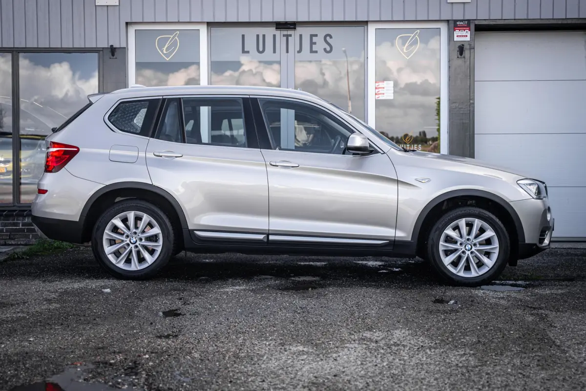 sDrive20i X-Line Trekhaak|Camera|Xenon|Dealeronderhouden