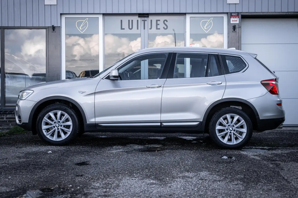 sDrive20i X-Line Trekhaak|Camera|Xenon|Dealeronderhouden