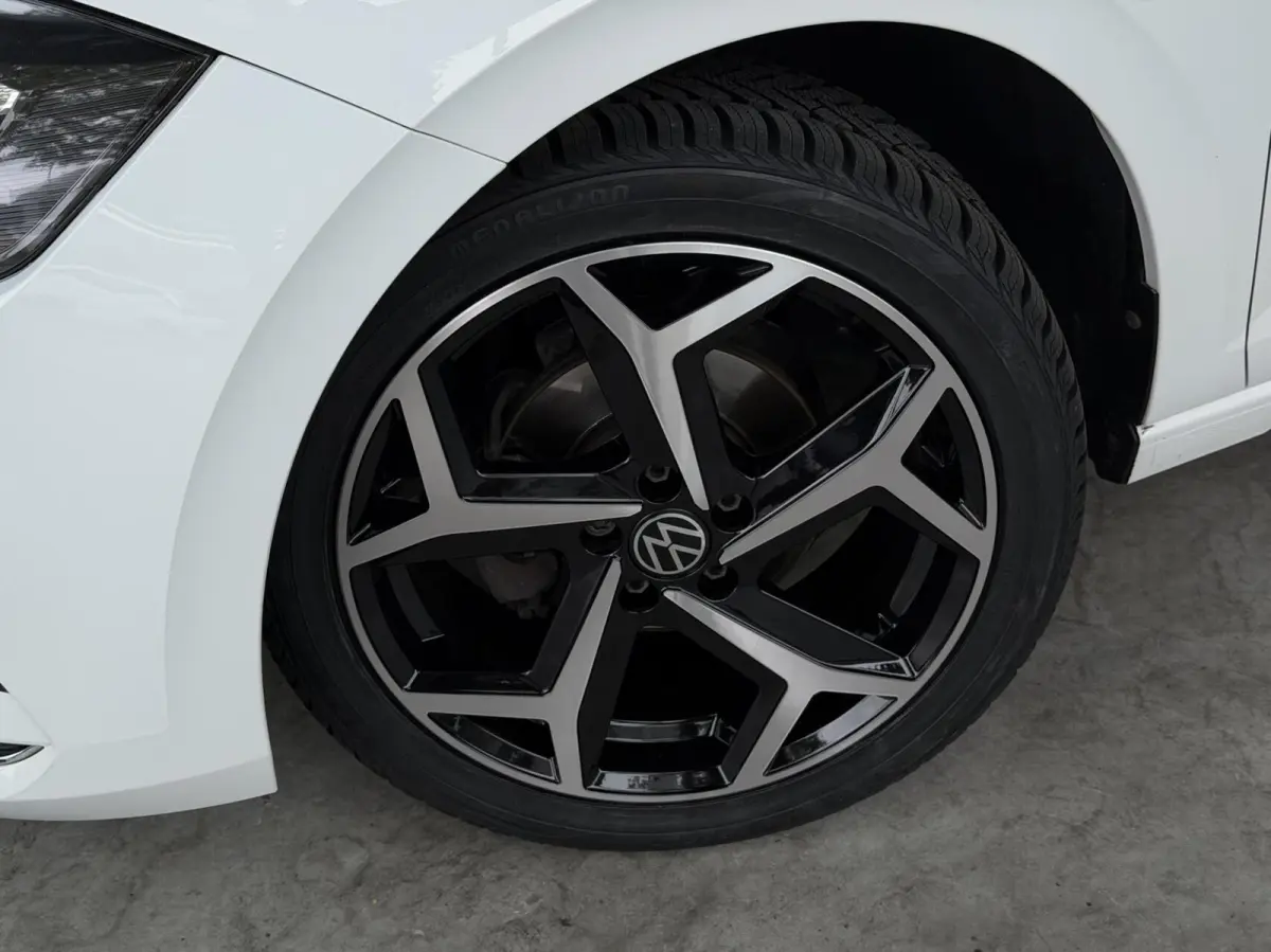 1.0 TSI Highline|Clima|Cruise|17" R Line|