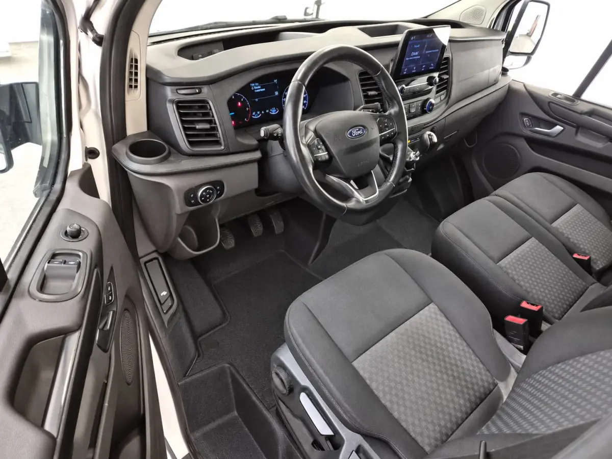 320 2.0 TDCI L2H1 | Raptor edition | CarPlay | Camera | Stoelverwarming | PDC V+A | Trekhaak | Airco | Nieuwe APK