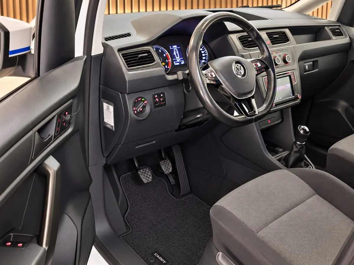 1.0 TSI Highline | CarPlay | Navigatie | MF Stuur | Cruise control | PDC | Airco | Nieuwe APK