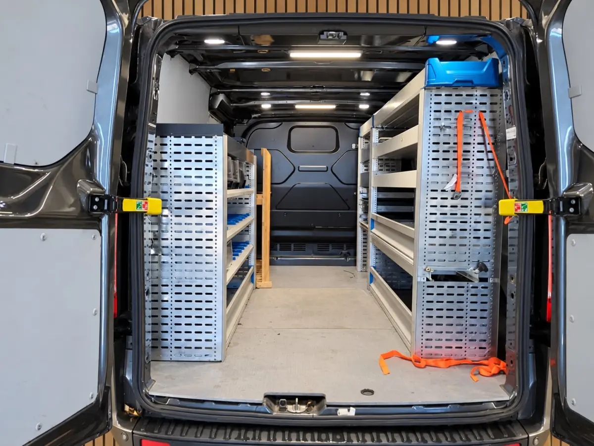 300 2.0 TDCI L2H1 | Raptor edition | L+R Schuifdeur | CarPlay | Camera | Navigatie | Cruise control | Stoelverwarming | PDC V+A | Orig. NL auto | Nieuwe APK