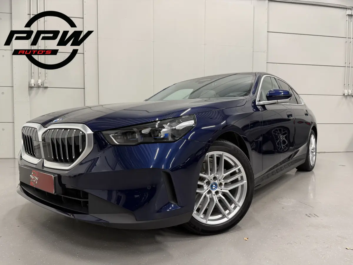 530e Edition PANO/HEAD-UP/ACC/H&K/LEER-SPORT/CURVED-DISPLAY/SOH 96,3%/VENTILATIE+MEMORY/360CAMERA/LED-ADAPTIVE/KEYLESS/19"/NW.MODEL 2025/FABRIEKS-GARANTIE T/M 03-2027/NET OH BEURT GEHAD BIJ 