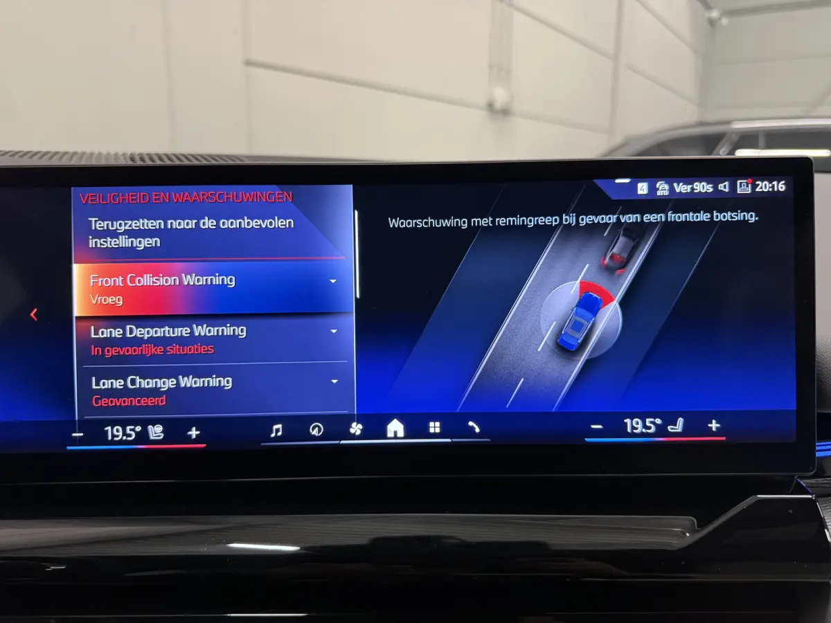 530e Edition PANO/HEAD-UP/ACC/H&K/LEER-SPORT/CURVED-DISPLAY/SOH 96,3%/VENTILATIE+MEMORY/360CAMERA/LED-ADAPTIVE/KEYLESS/19"/NW.MODEL 2025/FABRIEKS-GARANTIE T/M 03-2027/NET OH BEURT GEHAD BIJ 