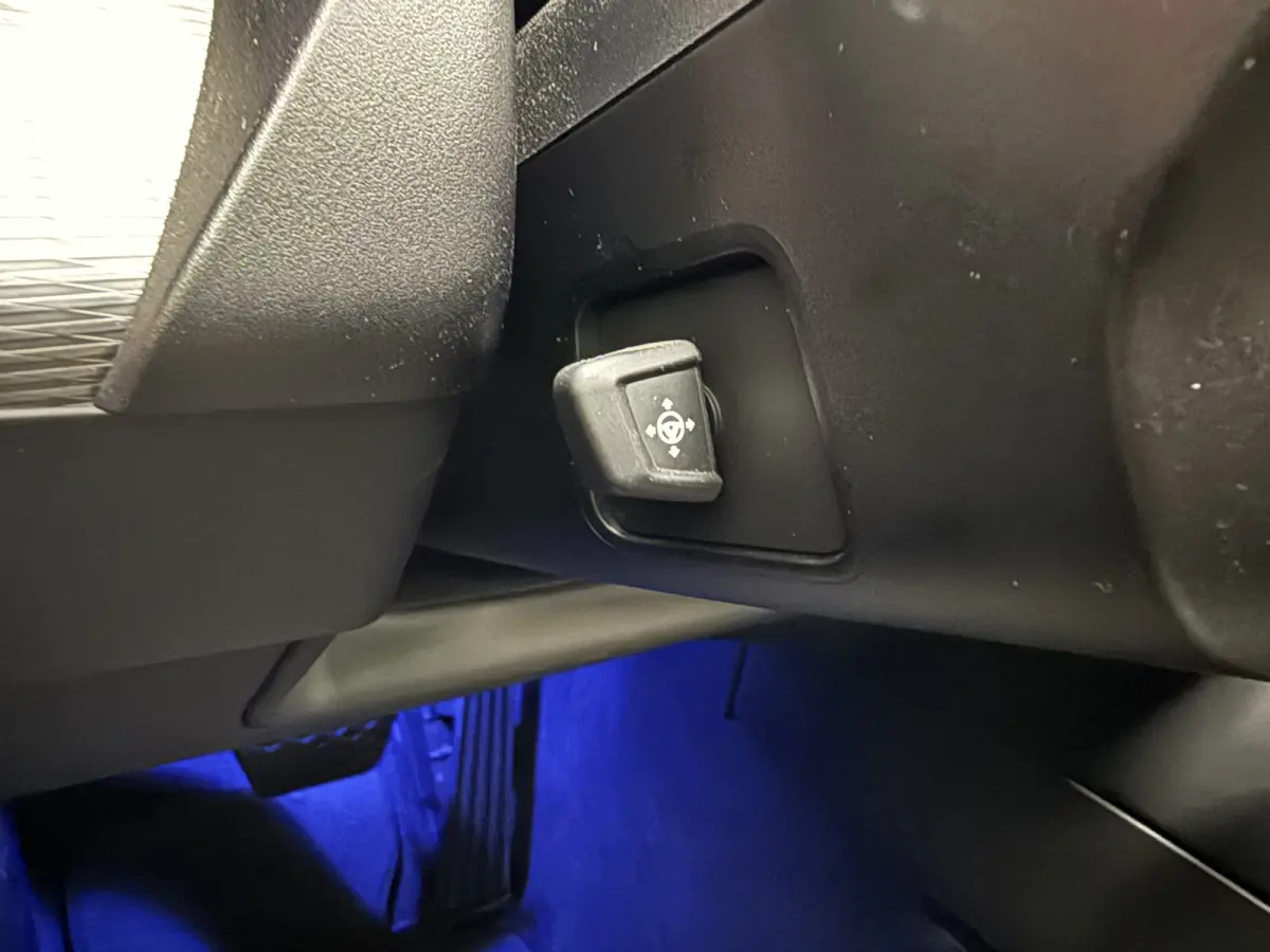 530e Edition PANO/HEAD-UP/ACC/H&K/LEER-SPORT/CURVED-DISPLAY/SOH 96,3%/VENTILATIE+MEMORY/360CAMERA/LED-ADAPTIVE/KEYLESS/19"/NW.MODEL 2025/FABRIEKS-GARANTIE T/M 03-2027/NET OH BEURT GEHAD BIJ 