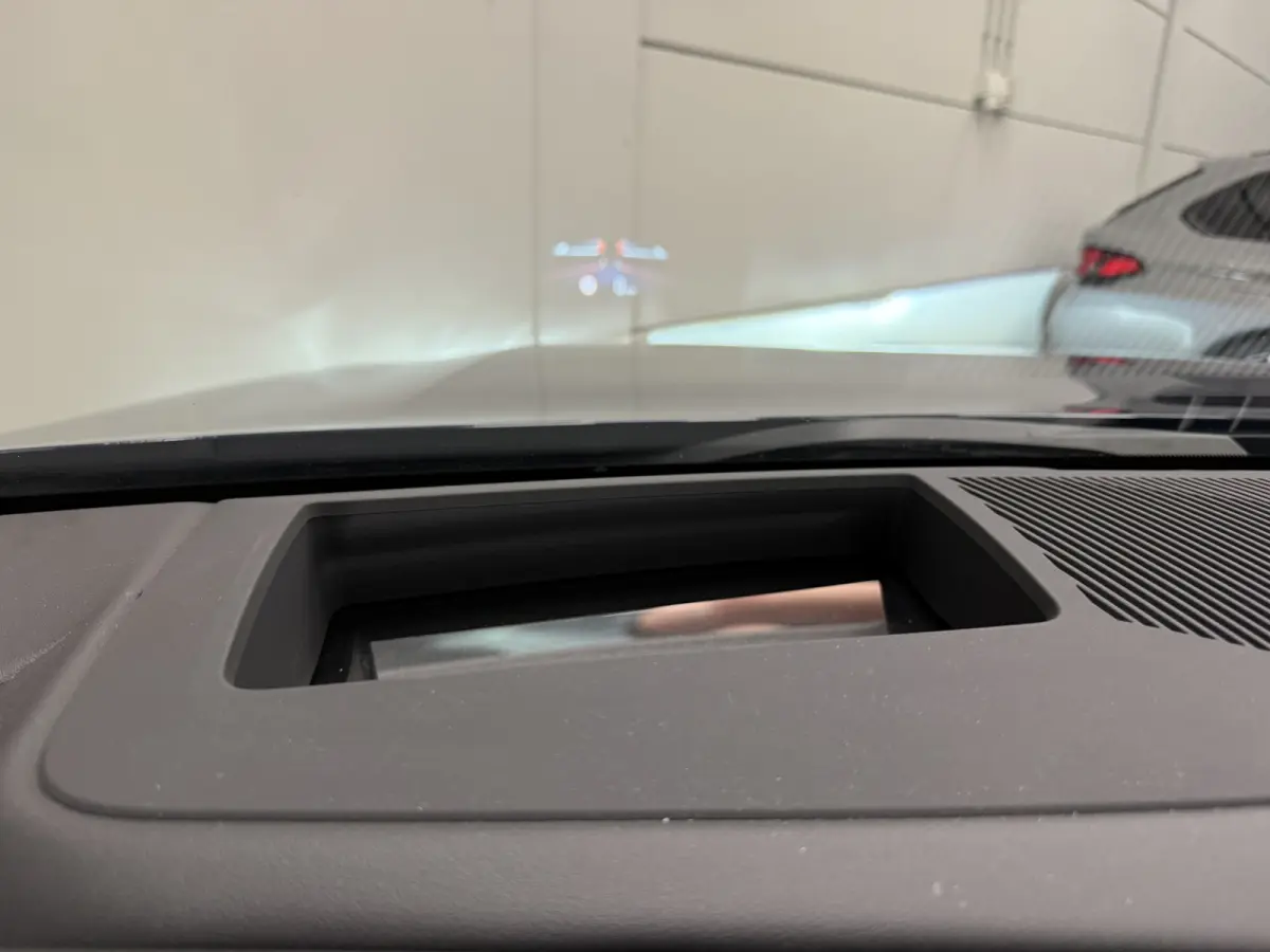 530e Edition PANO/HEAD-UP/ACC/H&K/LEER-SPORT/CURVED-DISPLAY/SOH 96,3%/VENTILATIE+MEMORY/360CAMERA/LED-ADAPTIVE/KEYLESS/19"/NW.MODEL 2025/FABRIEKS-GARANTIE T/M 03-2027/NET OH BEURT GEHAD BIJ 