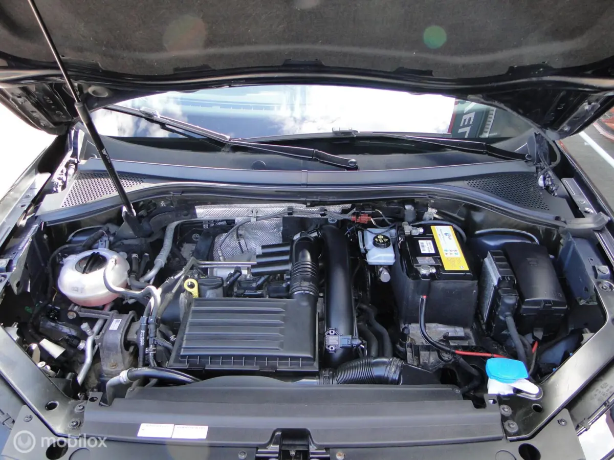 1.4, benzine, schakel, 211.614 km