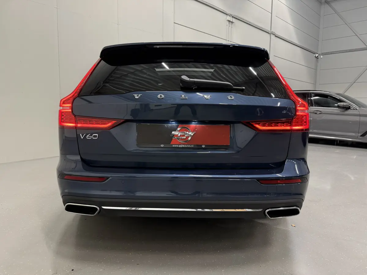 T6 Recharge AWD PANO/TREKHAAK/HEAD-UP/H&K/360CAMERA/MEMORY/SOH 87%/KEYLESS/LED/ACC/PILOT-ASSIST/CARPLAY/CRYSTAL-POOK/DONKERE-HEMEL/VOLLEDIG VOLVO DEALER HISTORIE