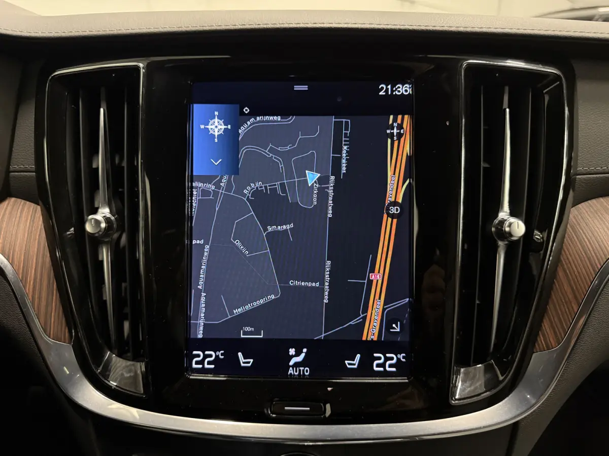 T6 Recharge AWD PANO/TREKHAAK/HEAD-UP/H&K/360CAMERA/MEMORY/SOH 87%/KEYLESS/LED/ACC/PILOT-ASSIST/CARPLAY/CRYSTAL-POOK/DONKERE-HEMEL/VOLLEDIG VOLVO DEALER HISTORIE