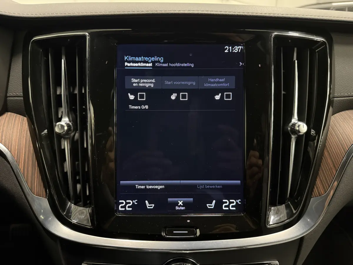 T6 Recharge AWD PANO/TREKHAAK/HEAD-UP/H&K/360CAMERA/MEMORY/SOH 87%/KEYLESS/LED/ACC/PILOT-ASSIST/CARPLAY/CRYSTAL-POOK/DONKERE-HEMEL/VOLLEDIG VOLVO DEALER HISTORIE