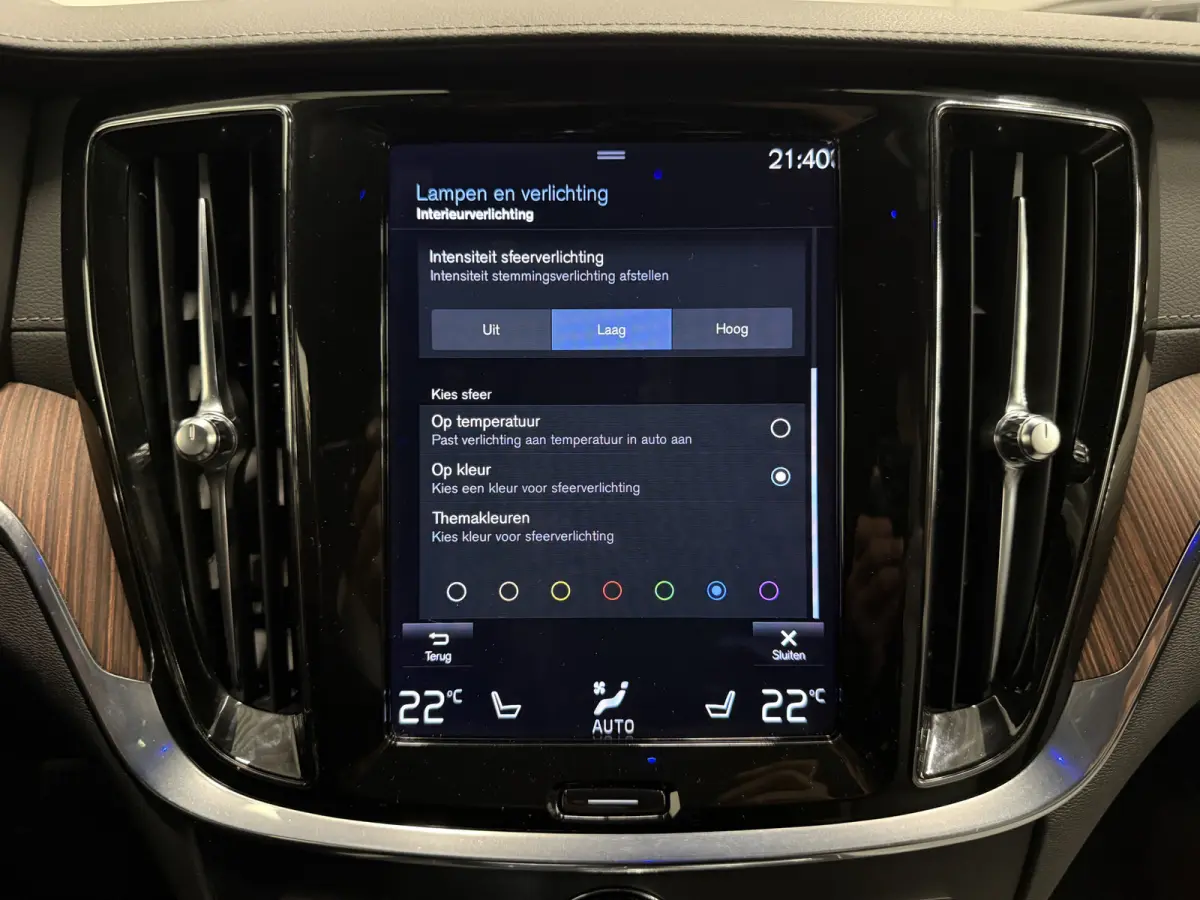 T6 Recharge AWD PANO/TREKHAAK/HEAD-UP/H&K/360CAMERA/MEMORY/SOH 87%/KEYLESS/LED/ACC/PILOT-ASSIST/CARPLAY/CRYSTAL-POOK/DONKERE-HEMEL/VOLLEDIG VOLVO DEALER HISTORIE