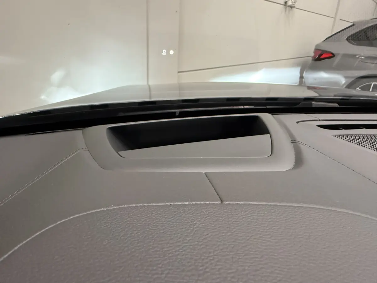 T6 Recharge AWD PANO/TREKHAAK/HEAD-UP/H&K/360CAMERA/MEMORY/SOH 87%/KEYLESS/LED/ACC/PILOT-ASSIST/CARPLAY/CRYSTAL-POOK/DONKERE-HEMEL/VOLLEDIG VOLVO DEALER HISTORIE