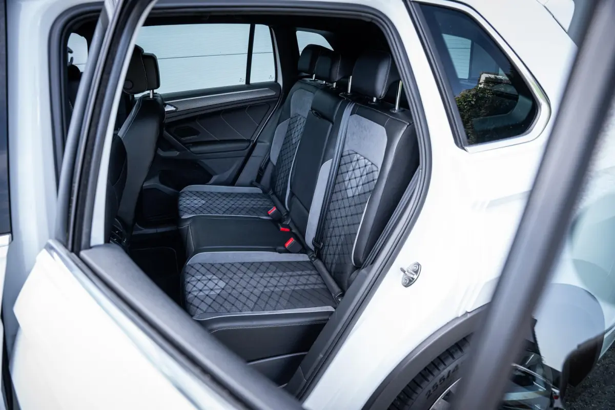 1.4 TSI eHybrid R-Line Org.NL|Carplay|Elek-trekhaak|Elek-a.klep|Virtual-cockpit|Dealeronderhouden
