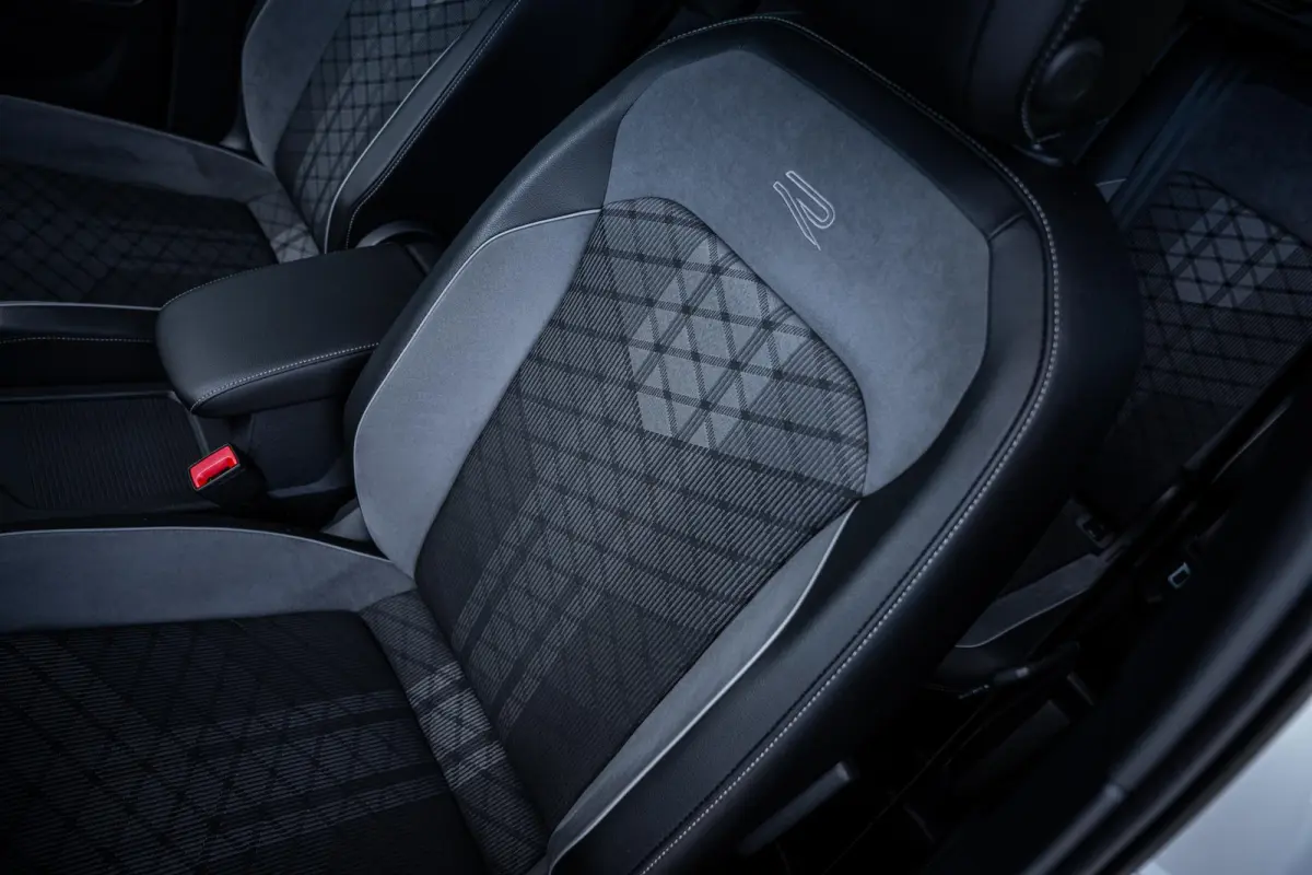 1.4 TSI eHybrid R-Line Org.NL|Carplay|Elek-trekhaak|Elek-a.klep|Virtual-cockpit|Dealeronderhouden