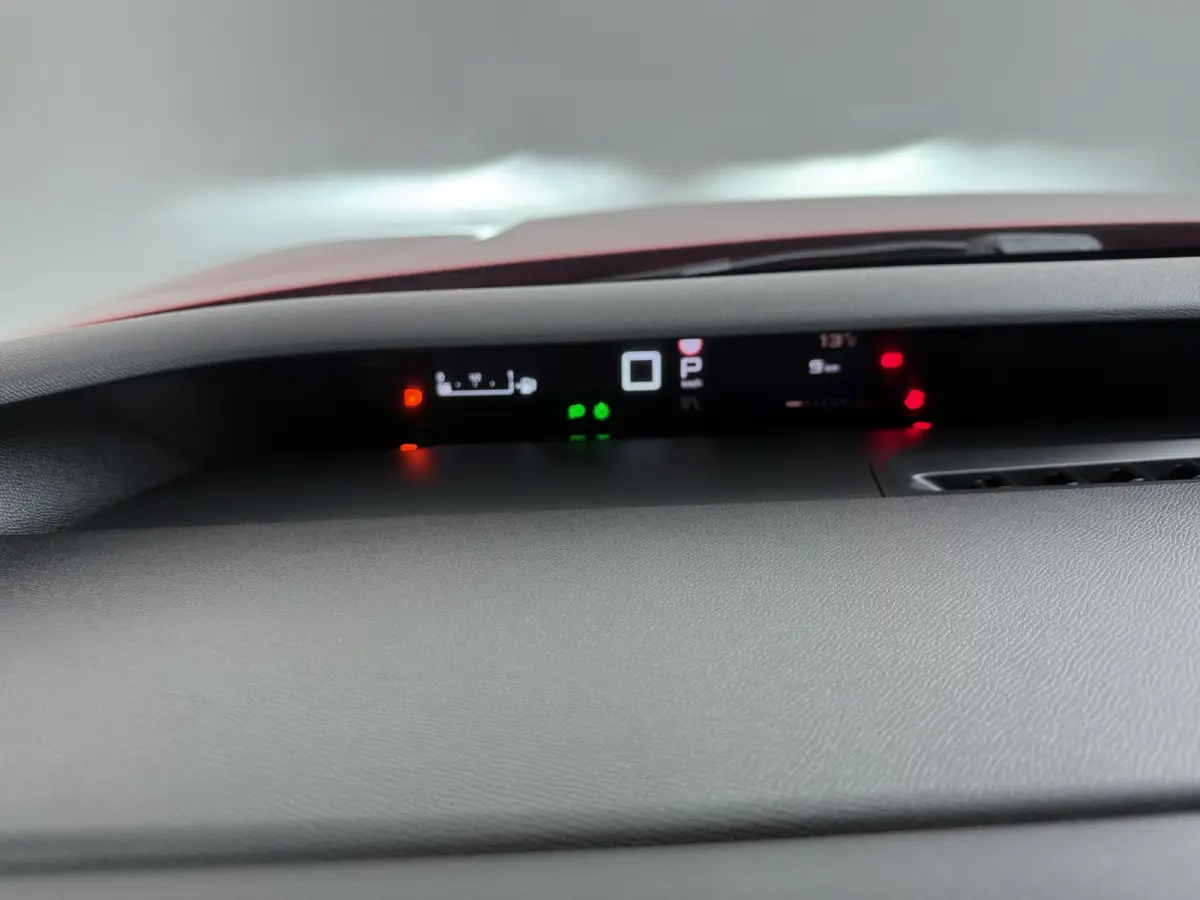 Plus, (2024-30) | Achteruitrijcamera | Extra getinte achterste zijruiten en achterruit | Koplampen met ECO LED verlichting