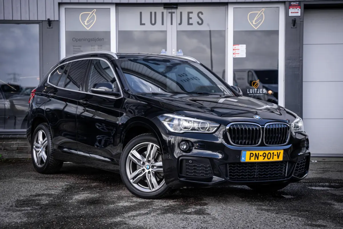 sDrive20i 192pk M-Sport|Org.NL|Leder|Camera|Afn.Trekhaak|HuD|Elek.A-klep|Dealer-onderhouden