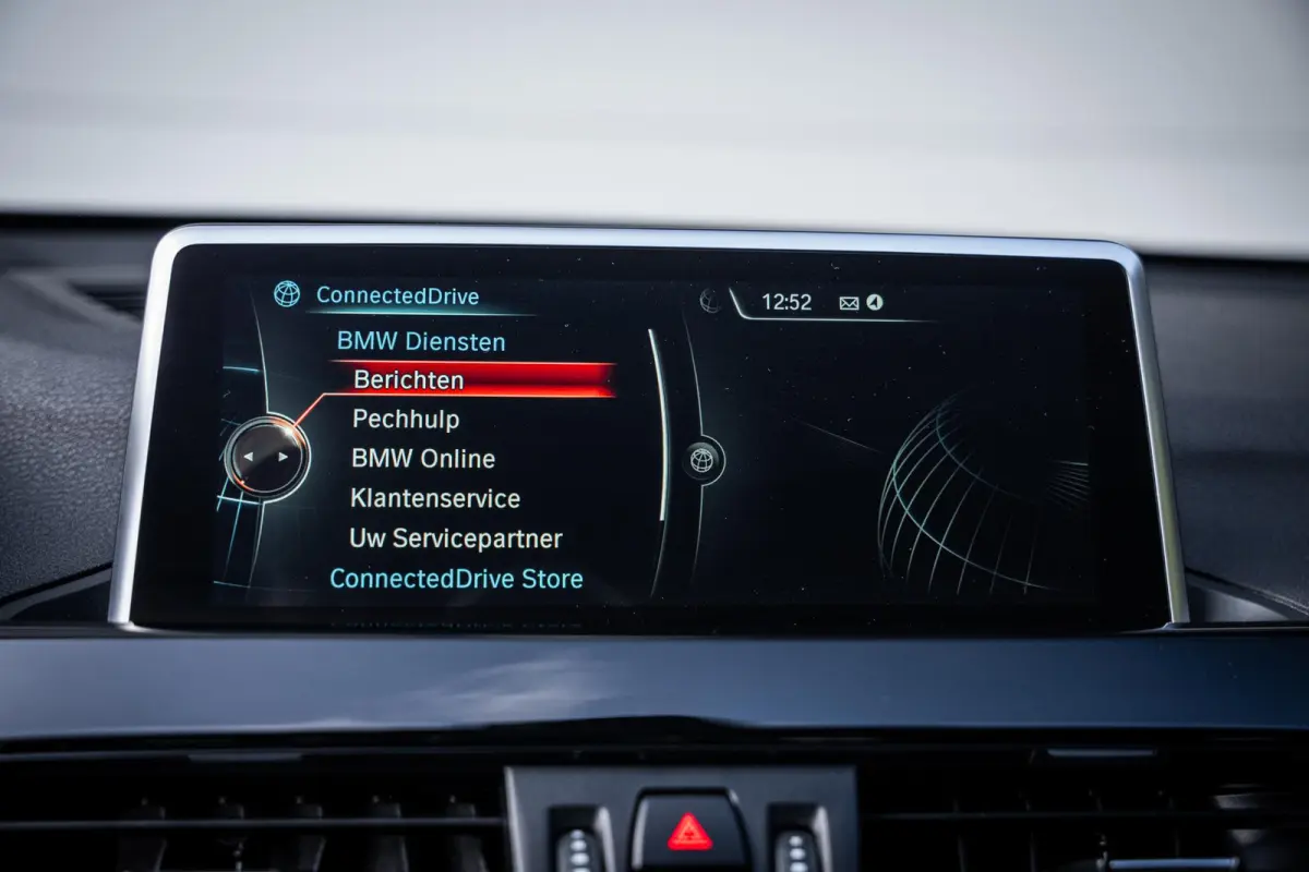 sDrive20i 192pk M-Sport|Org.NL|Leder|Camera|Afn.Trekhaak|HuD|Elek.A-klep|Dealer-onderhouden