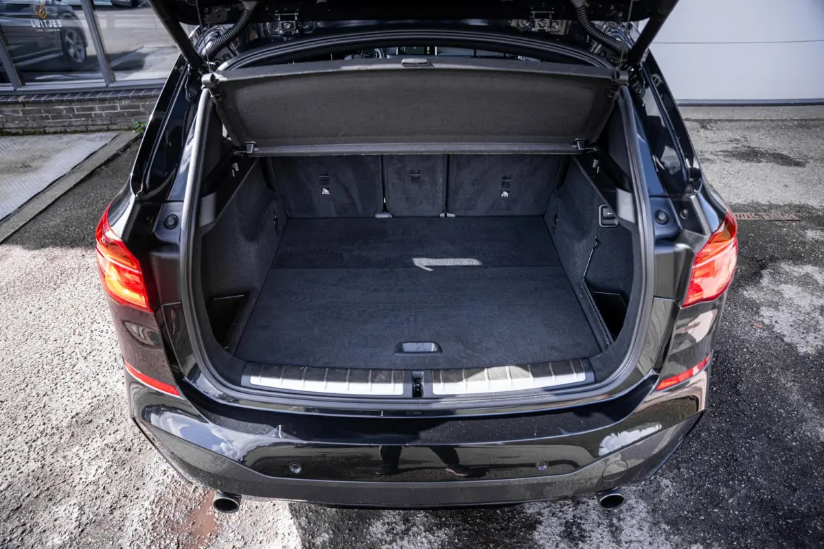 sDrive20i 192pk M-Sport|Org.NL|Leder|Camera|Afn.Trekhaak|HuD|Elek.A-klep|Dealer-onderhouden