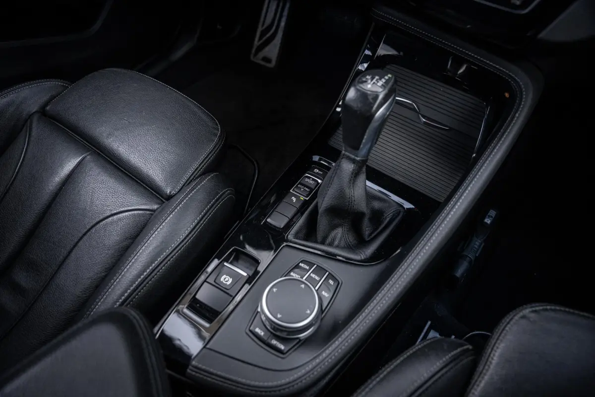 sDrive20i 192pk M-Sport|Org.NL|Leder|Camera|Afn.Trekhaak|HuD|Elek.A-klep|Dealer-onderhouden