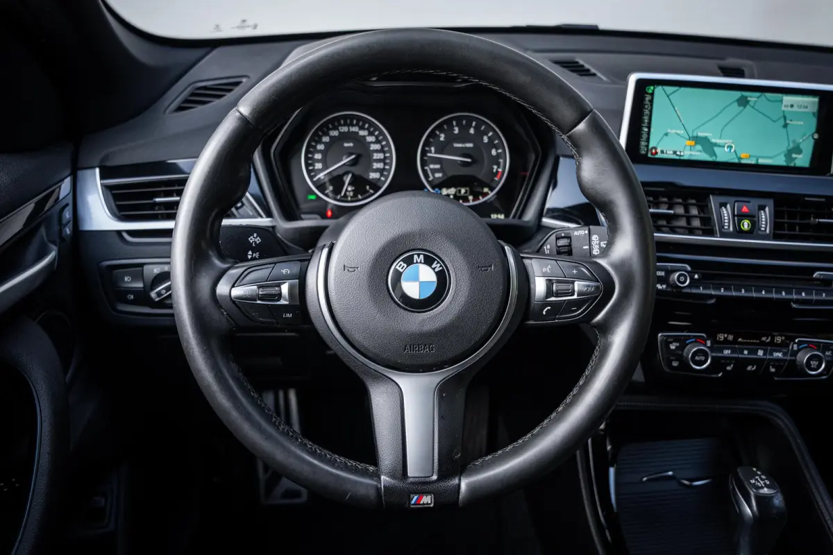 sDrive20i 192pk M-Sport|Org.NL|Leder|Camera|Afn.Trekhaak|HuD|Elek.A-klep|Dealer-onderhouden