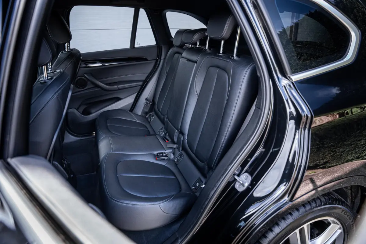 sDrive20i 192pk M-Sport|Org.NL|Leder|Camera|Afn.Trekhaak|HuD|Elek.A-klep|Dealer-onderhouden