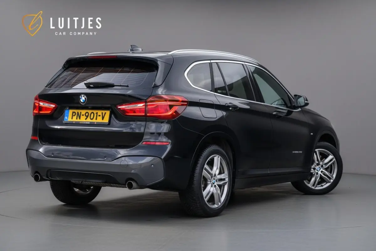 sDrive20i 192pk M-Sport|Org.NL|Leder|Camera|Afn.Trekhaak|HuD|Elek.A-klep|Dealer-onderhouden